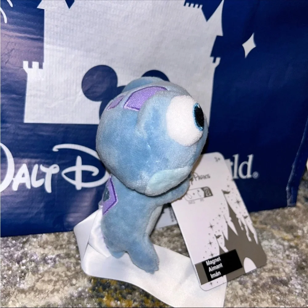2025‎ Disney Parks Frozen Bruni Little Lizard Plush Bag Hugger Hand Magnet NWT